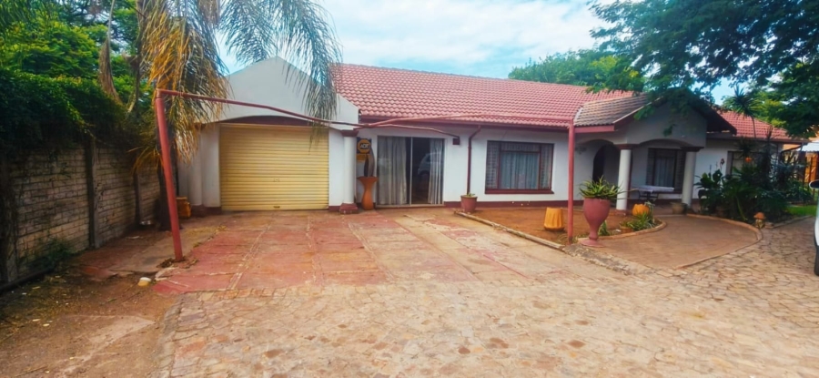 3 Bedroom Property for Sale in Oos Einde North West